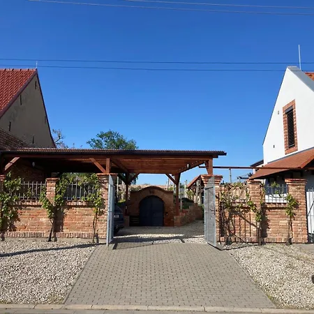 Vinarsky Dvur Turna Apartment *